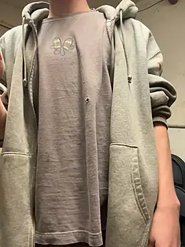 johnnyyyahh online show from December 27, 2024, 7:29 am