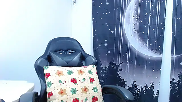 Snapshot of Hikaryfire chatting on February 27, 2026, 9:03 pm Hikaryfire online show from February 27, 2026, 9:03 pm