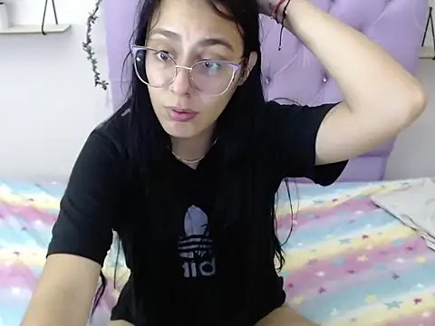 Freyja 01 online show from November 26, 2025, 10:10 pm