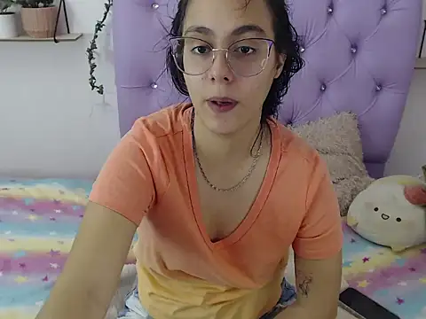 Freyja 01 online show from September 12, 2025, 4:18 pm