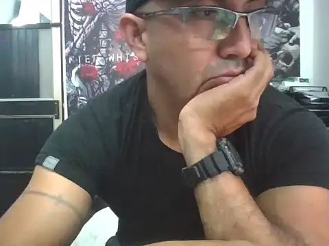 Snapshot of exmilitary chatting on February 25, 2026, 4:40 pm exmilitary online show from February 25, 2026, 4:40 pm