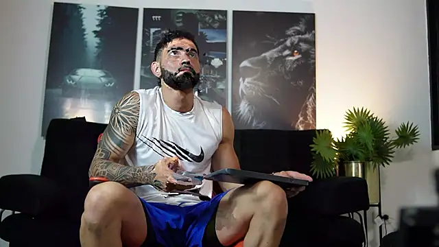 Austin bolt online show from September 18, 2025, 4:26 am