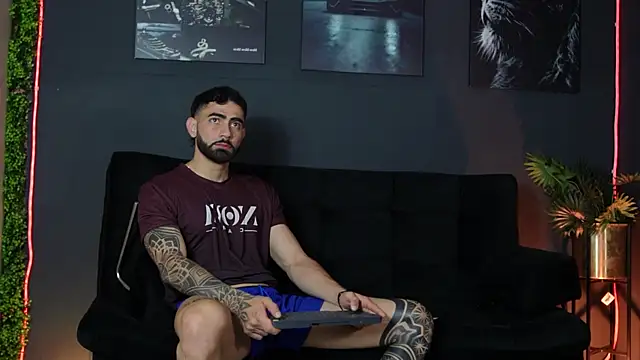 Austin bolt online show from December 3, 2025, 2:45 am