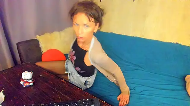 Elizabe th online show from May 10, 2026, 10:33 pm