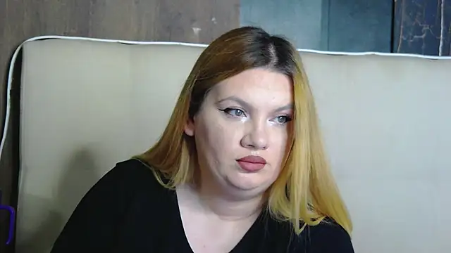 Snapshot of MelanieBrownn chatting on December 19, 2025, 6:38 am MelanieBrownn online show from December 19, 2025, 6:38 am