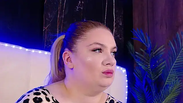 MelanieBrownn online show from April 22, 2026, 4:52 am