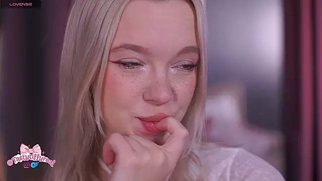  AlinaBailey online show from March 21, 2026, 8:04 am