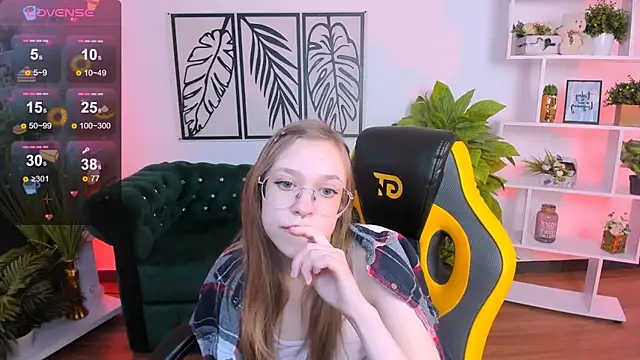 Snapshot of LayriantaVee chatting on February 23, 2025, 10:06 am LayriantaVee online show from February 23, 2025, 10:06 am