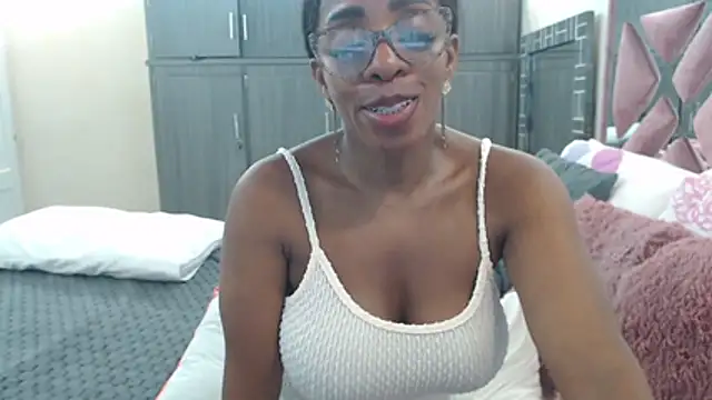 Ginachaudex online show from July 9, 2026, 1:21 pm
