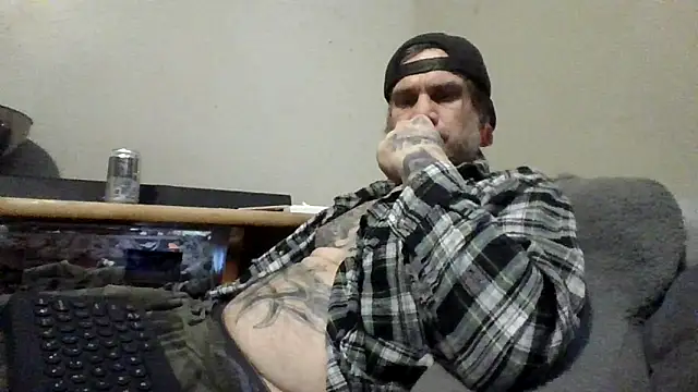 clitstitsandbongrips online show from November 25, 2025, 5:57 pm