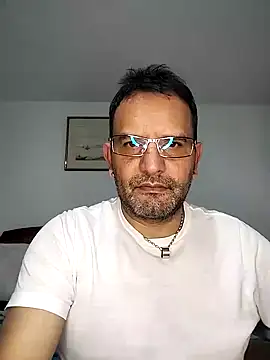 RogueTraveler online show from February 2, 2025, 2:17 am