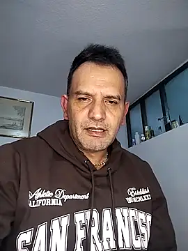 RogueTraveler online show from November 4, 2025, 3:43 am