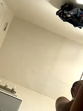 Snapshot of TransboyJay chatting on November 7, 2025, 10:35 pm TransboyJay online show from November 7, 2025, 10:35 pm