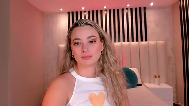 TiaraLawrence online show from December 10, 2024, 12:06 am