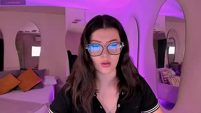 AmberFarrell online show from April 3, 2026, 8:04 pm