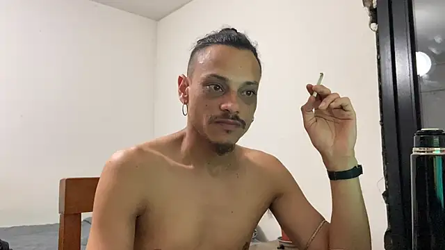 villanocat online show from December 18, 2024, 6:10 am