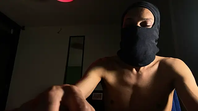 villanocat online show from November 21, 2025, 5:39 am