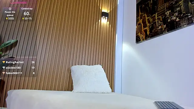 valentina lux online show from March 19, 2025, 10:42 pm