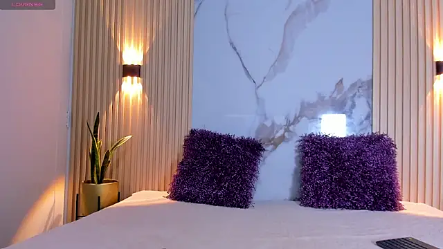 valentina lux online show from March 12, 2025, 3:02 am