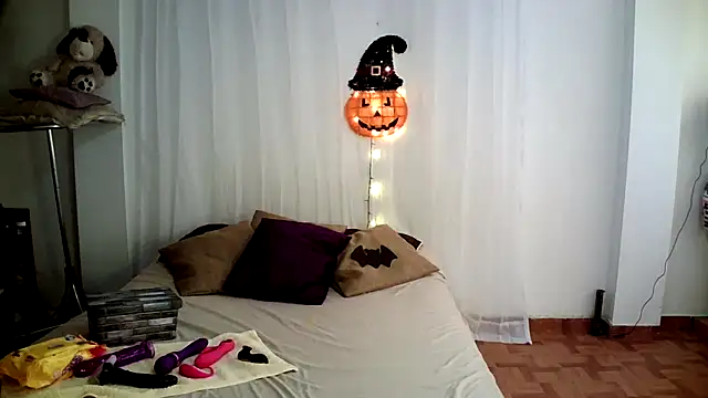 Hanna Charming online show from October 8, 2025, 6:41 pm