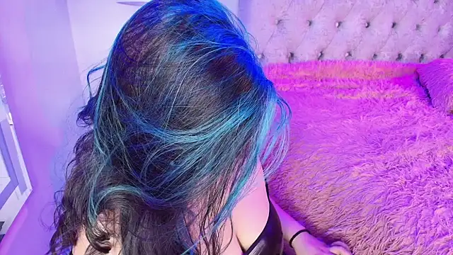 Salem skyler  online show from October 18, 2025, 4:25 am