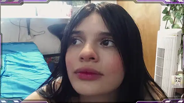 Snapshot of Sarahgin chatting on January 13, 2025, 10:24 pm Sarahgin online show from January 13, 2025, 10:24 pm