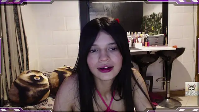 Snapshot of Sarahgin chatting on January 12, 2025, 1:37 pm Sarahgin online show from January 12, 2025, 1:37 pm
