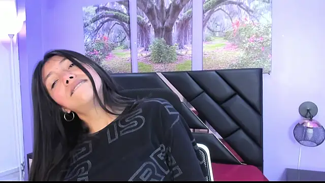 KimberlyVillaLobos online show from September 23, 2025, 12:56 pm