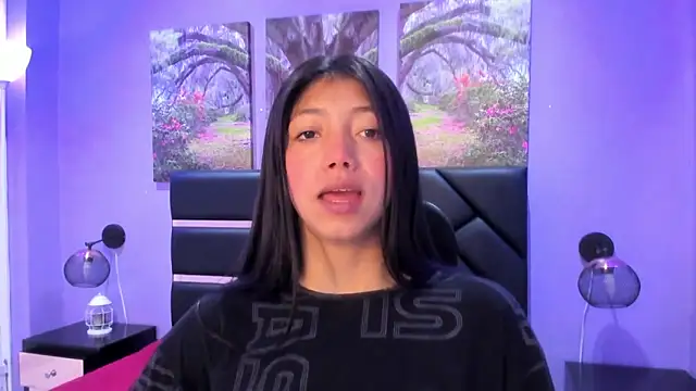 KimberlyVillaLobos online show from November 17, 2025, 11:36 am