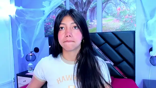 KimberlyVillaLobos online show from October 20, 2025, 11:33 am