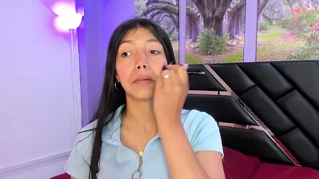 KimberlyVillaLobos online show from October 1, 2025, 11:58 am