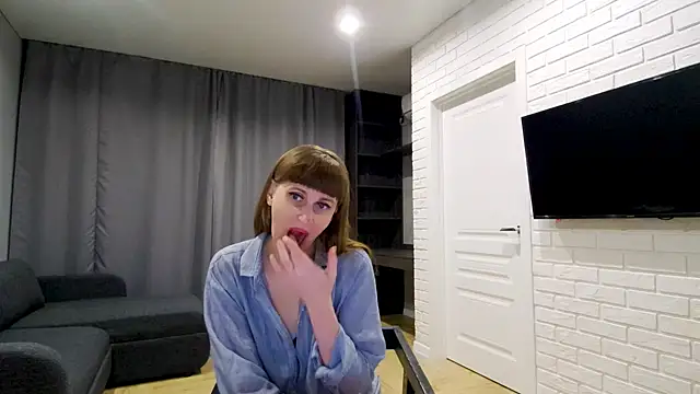 Daniella Lorente online show from May 15, 2026, 10:52 pm