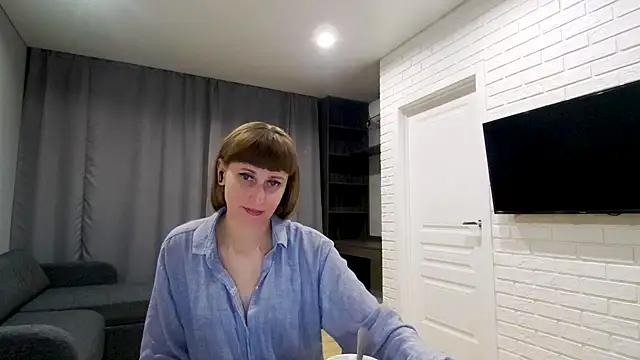 Daniella Lorente online show from May 24, 2026, 10:42 pm