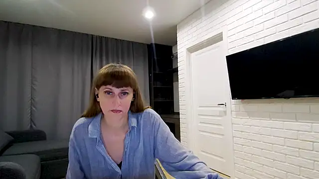 Daniella Lorente online show from May 13, 2026, 10:39 pm