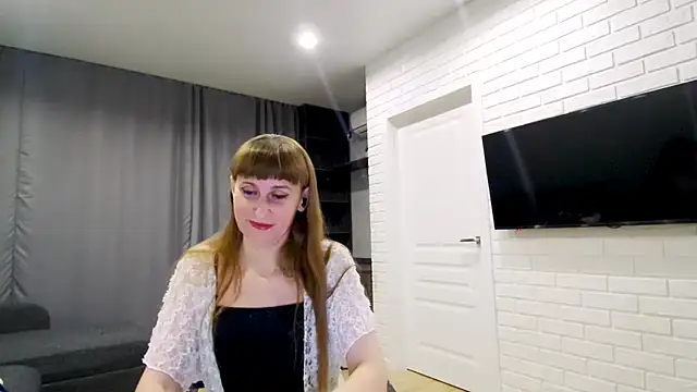 Daniella Lorente online show from November 25, 2025, 9:04 pm