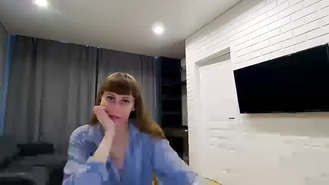 Daniella Lorente online show from May 28, 2026, 4:57 pm
