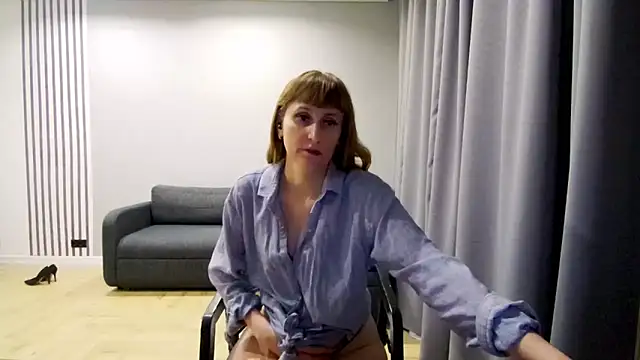 Snapshot of Daniella_Lorente chatting on February 11, 2025, 12:06 am Daniella Lorente online show from February 11, 2025, 12:06 am