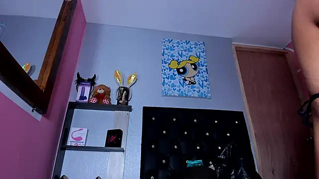 skinnycollins1 online show from February 26, 2025, 2:52 am