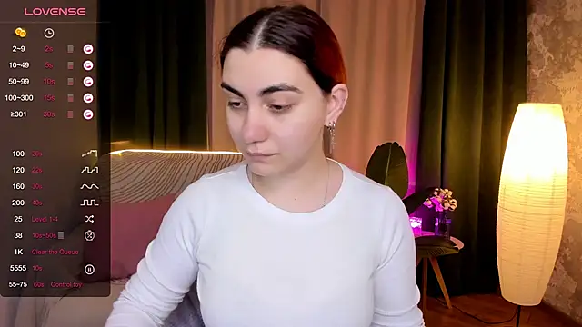 hannacheekss  online show from September 24, 2025, 2:07 am