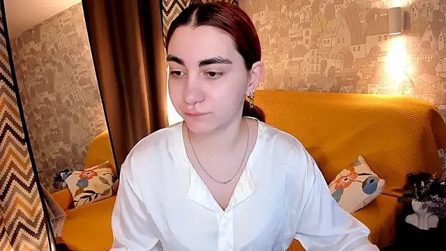 hannacheekss  online show from June 5, 2026, 2:16 am