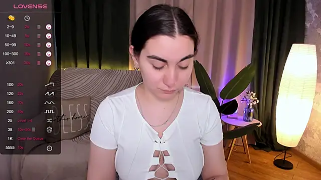 hannacheekss  online show from March 5, 2025, 7:16 am