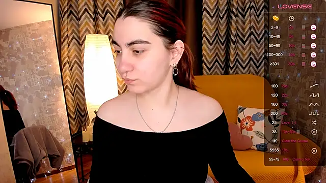 hannacheekss  online show from April 4, 2026, 2:07 am