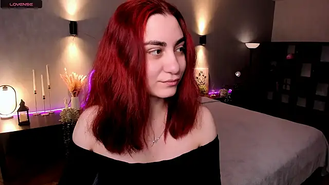 hannacheekss  online show from April 17, 2026, 2:03 am