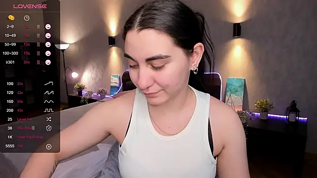 hannacheekss  online show from March 4, 2025, 8:24 am