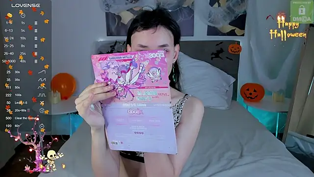 Emily Strikeee online show from October 31, 2025, 10:01 am