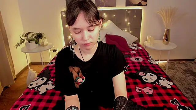 Emily Strikeee online show from May 20, 2026, 1:46 am