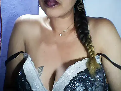 layanah12 online show from October 13, 2025, 6:31 pm