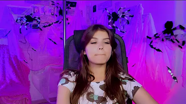 EvaThopson online show from October 29, 2025, 12:04 pm