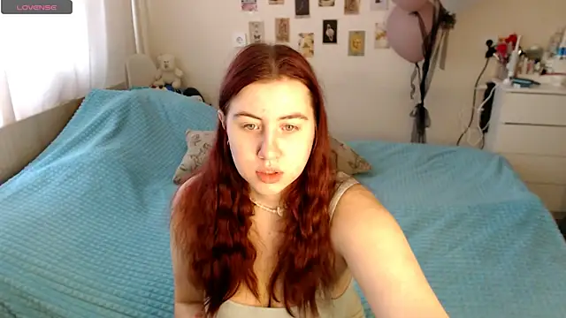 Snapshot of BettyandRich_ chatting on October 16, 2025, 8:33 am BettyandRich online show from October 16, 2025, 8:33 am