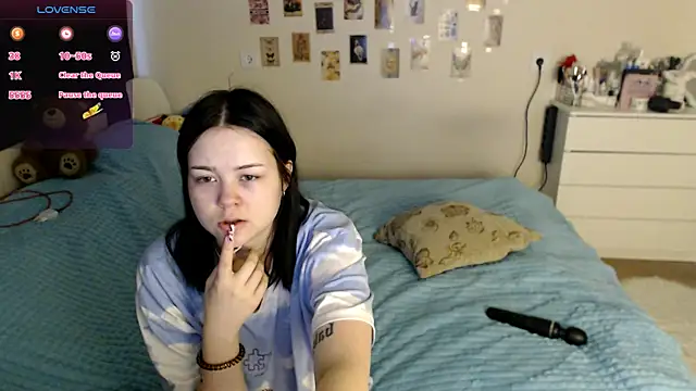 Snapshot of BettyandRich_ chatting on October 23, 2025, 8:46 am BettyandRich online show from October 23, 2025, 8:46 am